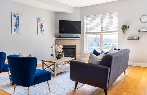 East Garfield Park House | Spacious Room by Medical District & UIC