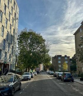 Somers Town Bed & Breakfast | Spacious Room in Central London