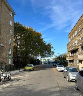 Somers Town Bed & Breakfast | Spacious Room in Central London