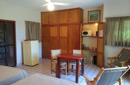Ixtapa - Zihuatanejo House | Spacious room in family guesthouse walking distance to La Ropa beach