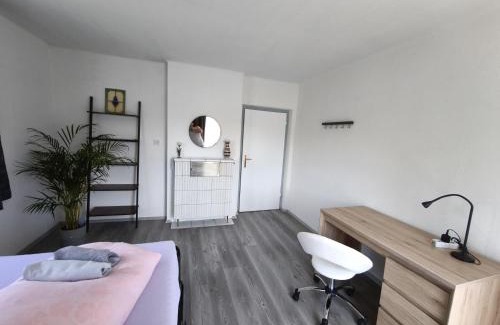 Hoetting House | Spacious Room in Modern Flat