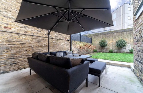 Peckham Apartment | Spacious Room in New Cross