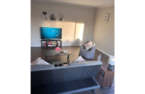 Alderwood Manor House | Spacious Room + Private Bathroom