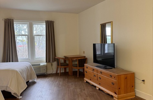 Perth South Hotel | Spacious Room w/Two Queen Beds