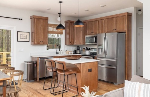 Lebanon House | Spacious Rural Escape with Hot Tub, Fire Pit & Bridge – 40 mi to Nashville