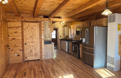 La Veta Cabin | Spacious Rustic Log Cabin-La Veta Pass-Easy Access & Wifi! Pet & Horse Friendly!