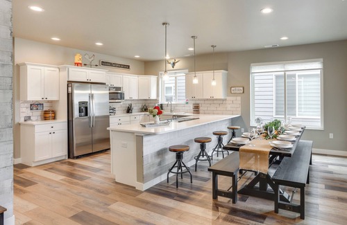 Spearfish Cottage | Spacious, Rustic Spearfish Home: Walk to Downtown!