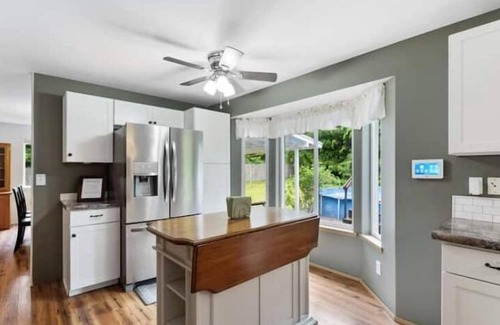 Retsil House | Spacious , RV parking, yard, cozy fireplaces, game library, near Manchester