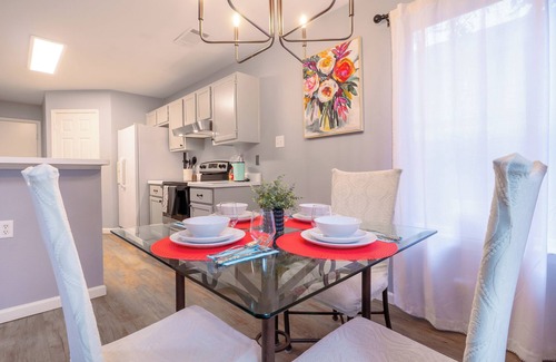 San Antonio House | Spacious San Antonio Home! Near UTSA & SeaWorld