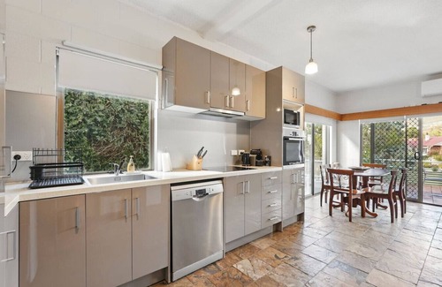 Sandy Bay Apartment | Spacious Sandy Bay Stay