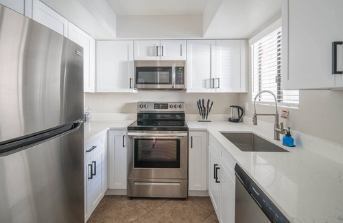 Cox Heights Apartment | Spacious Scottsdale Condo- 10 minutes away from PHO airport