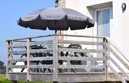 Landunvez House | Spacious, sea view, 100m from the beach SAND END and trail "GR34",