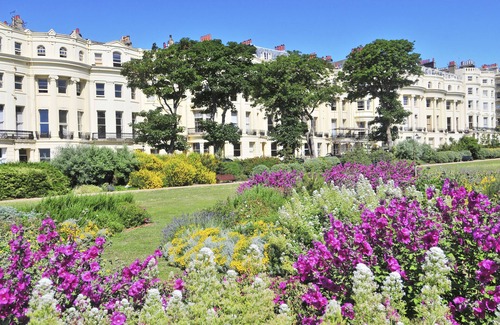 Hove Apartment | Spacious Sea View Maisonette (sleeps up to 12) by MyHolidayLet