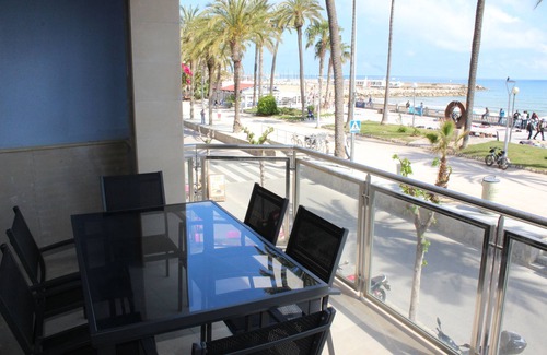 Sitges Town Center Apartment | Spacious seafront apartment in the heart of Sitges