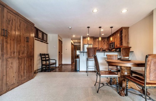Avon Apartment | Spacious Seasons Vacation Home Steps To Lift