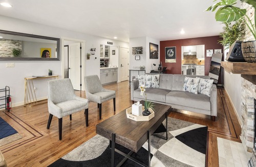 Rainier Valley House | Spacious Seattle Home W/Gameroom ~ Near Sea-Tac Airport! 5BD 3.5BA