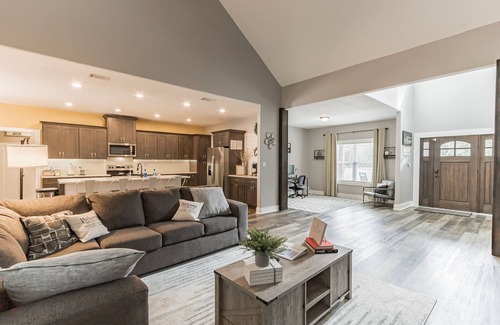 Brunswick House | Spacious secluded home minutes away from the beach!