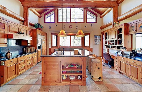 Highland Meadows House | Spacious Secluded Luxury Home 5 minutes from Vail Mountain