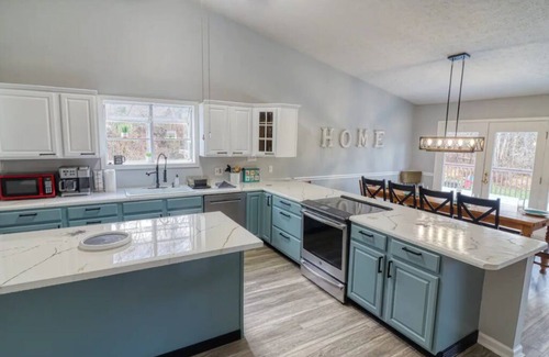 Basye House | Spacious & Secluded Mountain Retreat by Bryce Resort: Ski, Mtn Bike, Game room