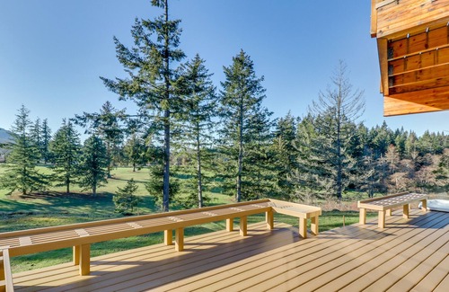 Eastsound House | Spacious & secluded home with golf course view, private hot tub & gardens
