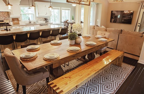 South St. Paul House | Spacious Serene St Paul Home close to all attractions Twin Cities has to offer!