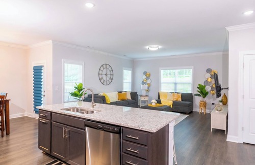 Lemon Springs House | Spacious, Serene Modern Farmhouse near golf course