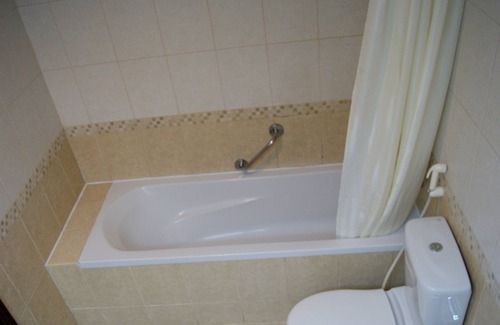 Dubai Bed & Breakfast | Spacious serviced 2BR Al Muhaisnah 5' to airport