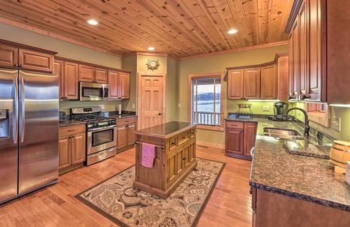 Mace House | Spacious Slaty Fork Home ~ 12 Mi to Snowshoe