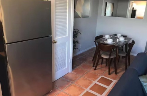 Coral Ridge Apartment | Spacious & Sleek Studio Near the beach + Parking