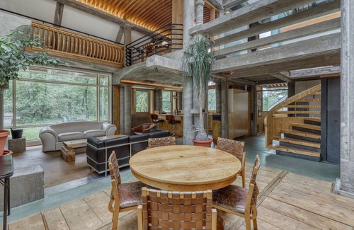 Warren House | Spacious, Smart Home Running on Solar Power w/ Unique, custom detail built in!