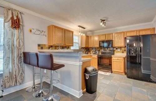 Snellville House | Spacious Snellville Home w/Yard: 28 Mi to Atlanta
