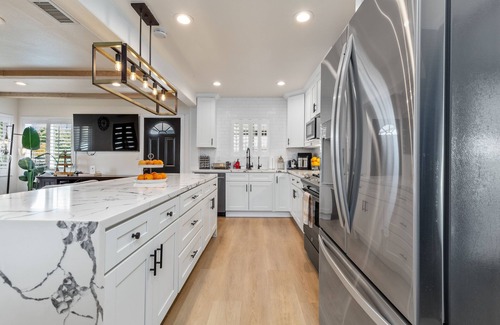 Midway City House | Spacious Socal Villa Minutes to Disneyland and Attractions