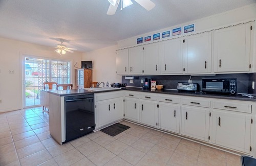 Portales House | Spacious Southwestern Style 3-Bedroom Home near ENMU/RGH