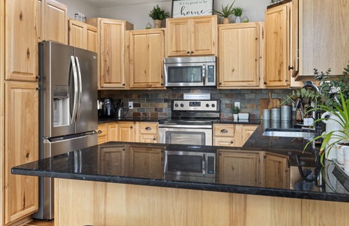 Bonner County House | Spacious Spirit Lake Family Retreat:7 beds, Hot Tub, Jetted Tub, Zipline & More!