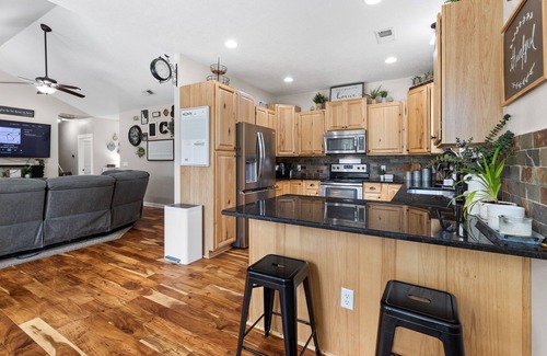 Bonner County House | Spacious Spirit Lake Family Retreat:7 beds, Hot Tub, Jetted Tub, Zipline & More!