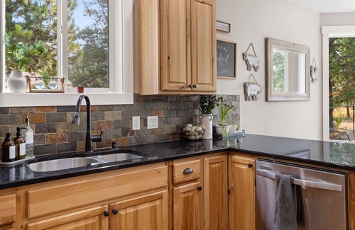 Bonner County House | Spacious Spirit Lake Family Retreat:7 beds, Hot Tub, Jetted Tub, Zipline & More!