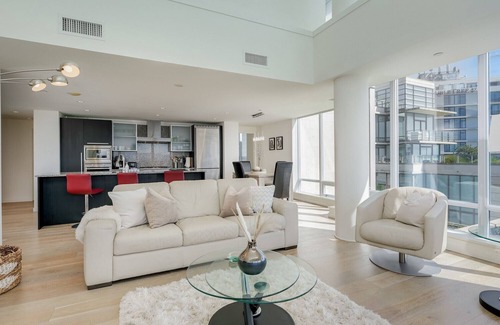 Downtown Victoria Condo | Spacious Splendour-Panoramic Views from 12th Floor Luxury Condo, AC, Pool and Parking