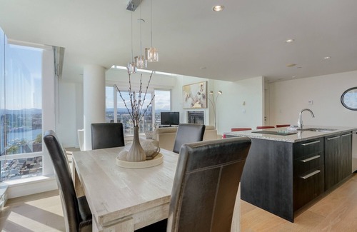 Downtown Victoria Condo | Spacious Splendour-Panoramic Views from 12th Floor Luxury Condo, AC, Pool and Parking