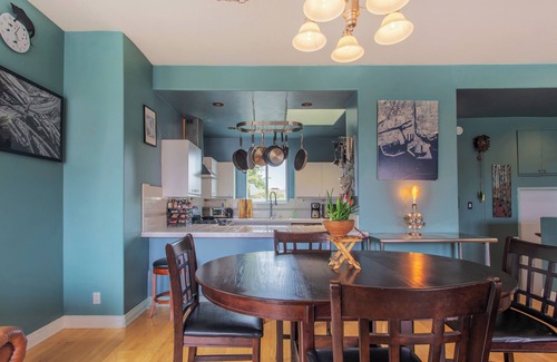 Central San Pedro Condo | Spacious split-level condo in quiet neighborhood
