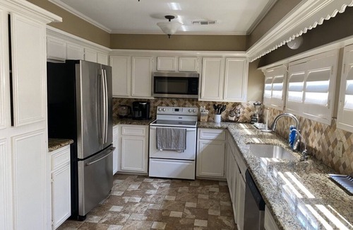 Nassau Bay House | Spacious Split-Unit Home in Nassau Bay, Texas