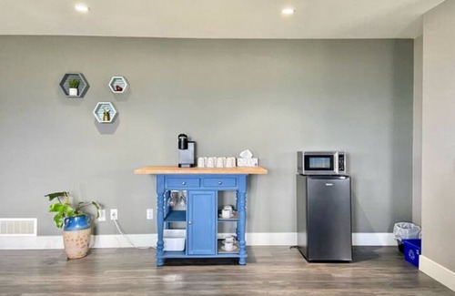 Black Mountain House | Spacious, spotless, self-contained suite with panoramic views