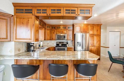 North Salt Lake House | Spacious Stay near Airport, Downtown & Ski Resorts