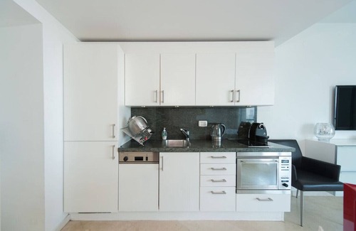 Tel Aviv Promenade Apartment | Spacious Studio Apt w Sea View 2 min from Beach