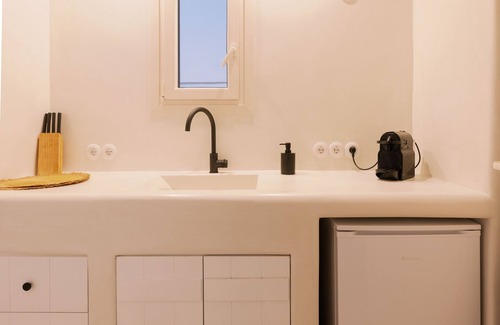 Agia Anna Apartment | Spacious studio, amazing sea view, hot tub facility