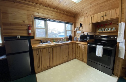 McMillan House | Spacious Studio apartment. Private parking w/garage.