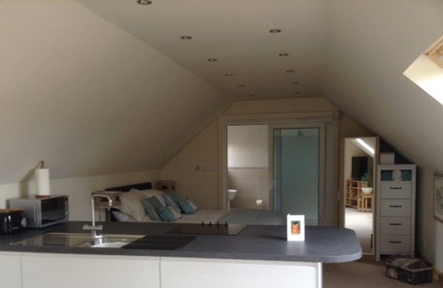 Bonnybridge Apartment | Spacious Studio Appartment In Semi Rural Setting