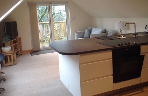 Bonnybridge Apartment | Spacious Studio Appartment In Semi Rural Setting