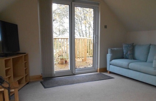 Bonnybridge Apartment | Spacious Studio Appartment In Semi Rural Setting