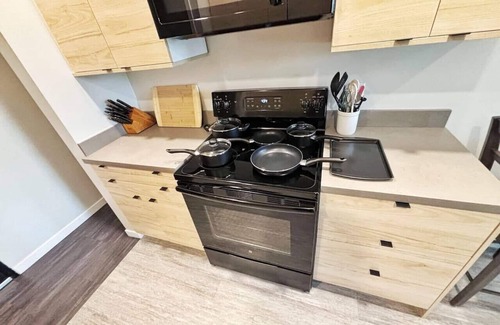 Downtown Des Moines Apartment | Spacious Studio Unit in Des Moines