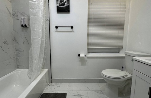 Newbold Apartment | Spacious Studio with King Bed